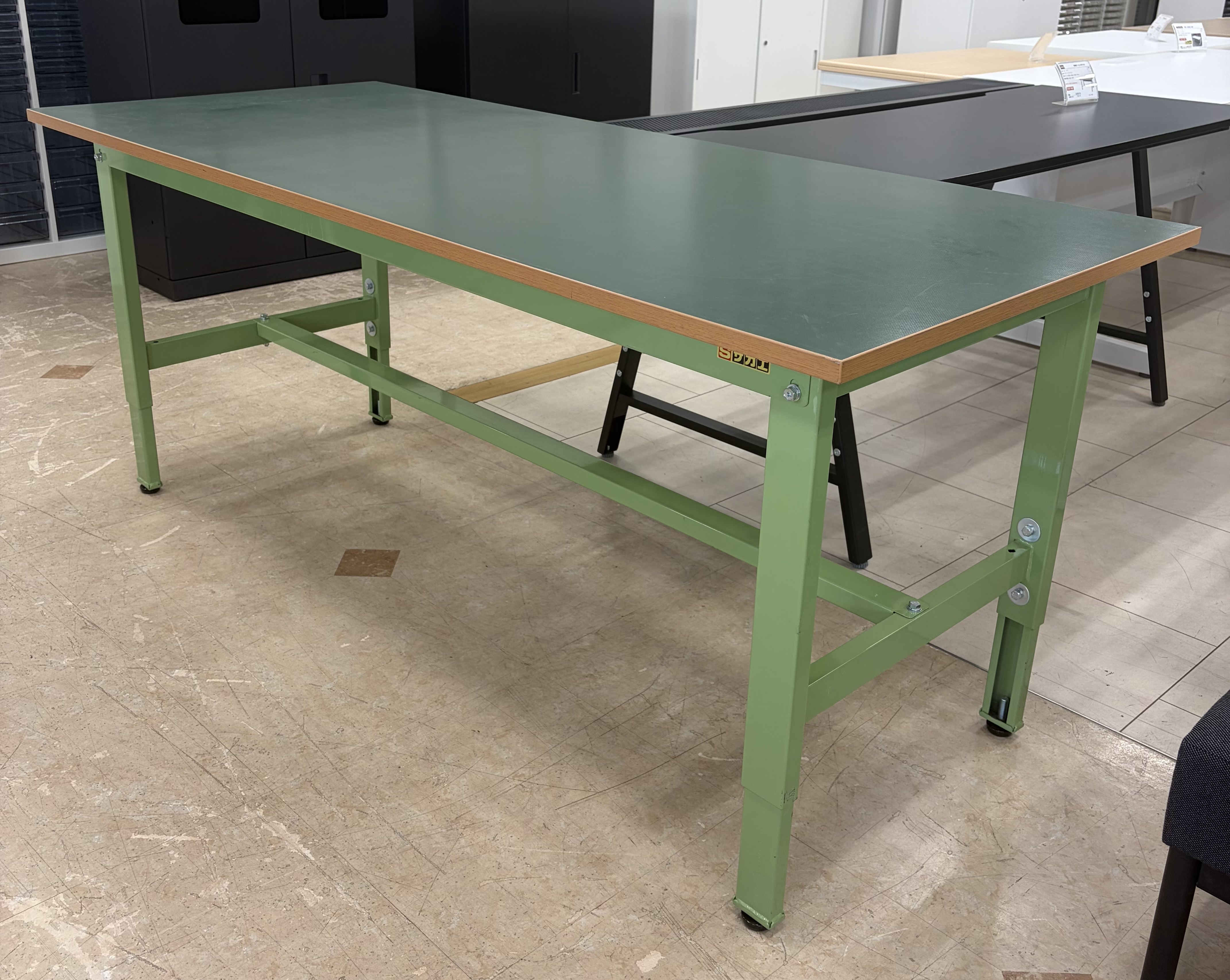 サカエ TKS 軽量高さ調整作業台 – 山梨激安家具店、新品・展示品・在庫
